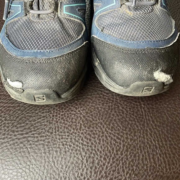 Salomon sz 7 waterproof hiking boots - Picture 4 of 7